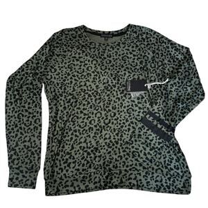 💚 Green Leopard‑Print Long‑Sleeve Top - NWT 🐆✨ Size M